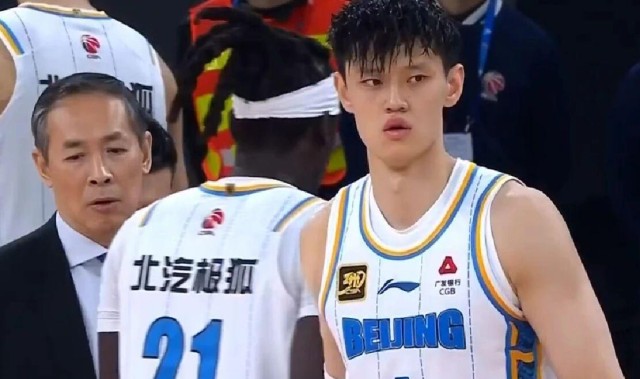 球王会首页-北京男篮曾凡博即将复出，徐昕砍24+14被喊MVP，郭昊文现废人动作