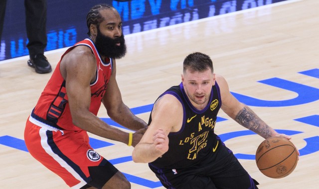 球王会官方网站-徐静雨：哈登尽显领袖能力 依旧压制东契奇 后者完全就是眼神防守