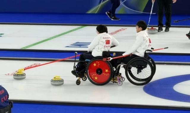 米兰冬残奥会中国轮椅冰壶队首战告捷｜快讯